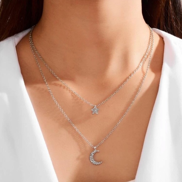 🌙 Crescent Moon & Star Double Layered Necklace⭐️ - Picture 4 of 4